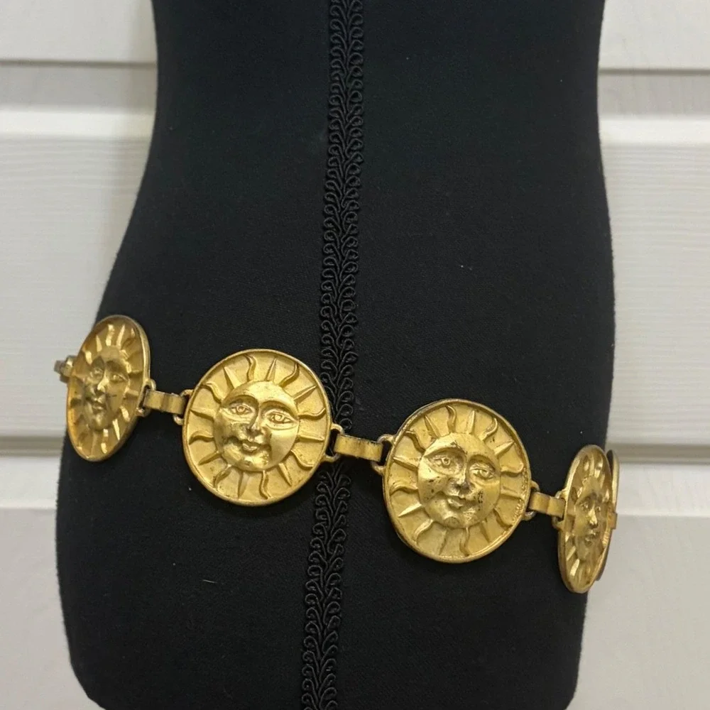 Vintage The Limited Sun Face Medallion Belt Metal 90s Y2K Celestial Astrology - Picture 3 of 14